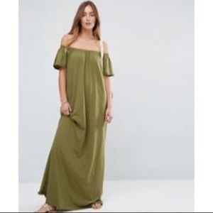 Off the shoulder maxi dress